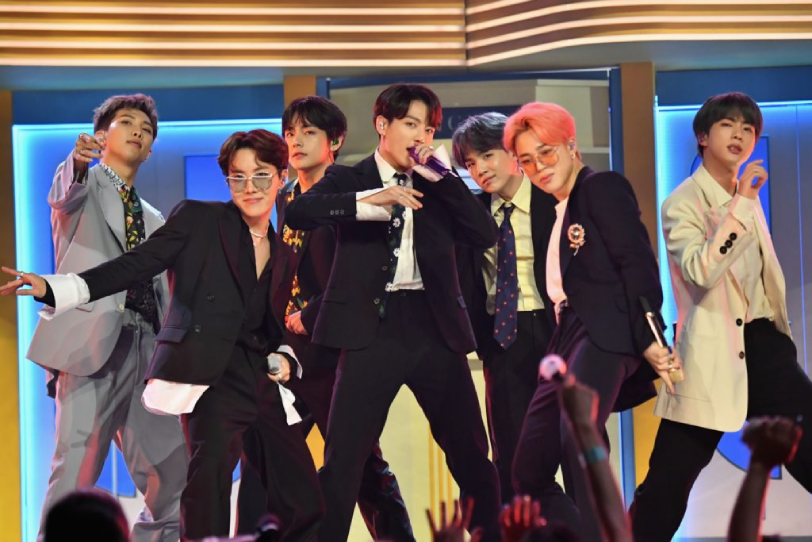 bts-performing-on-stage