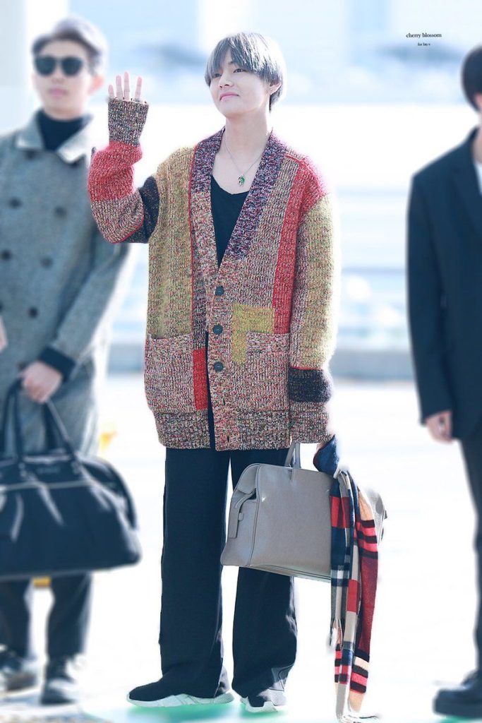 BTS's V Rocks An Exclusive, Unreleased Outfit From Louis Vuitton At The  Airport